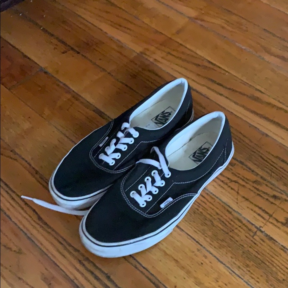Vans “era” low top